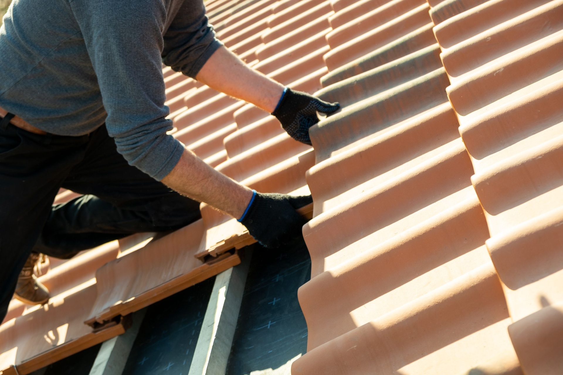 What to Expect During a Roofing Project From First Inspection to Final Check